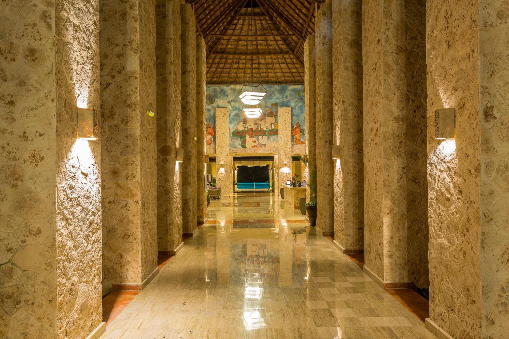 Family Selection At Grand Palladium Kantenah Resort & Spa アクマル エクステリア 写真