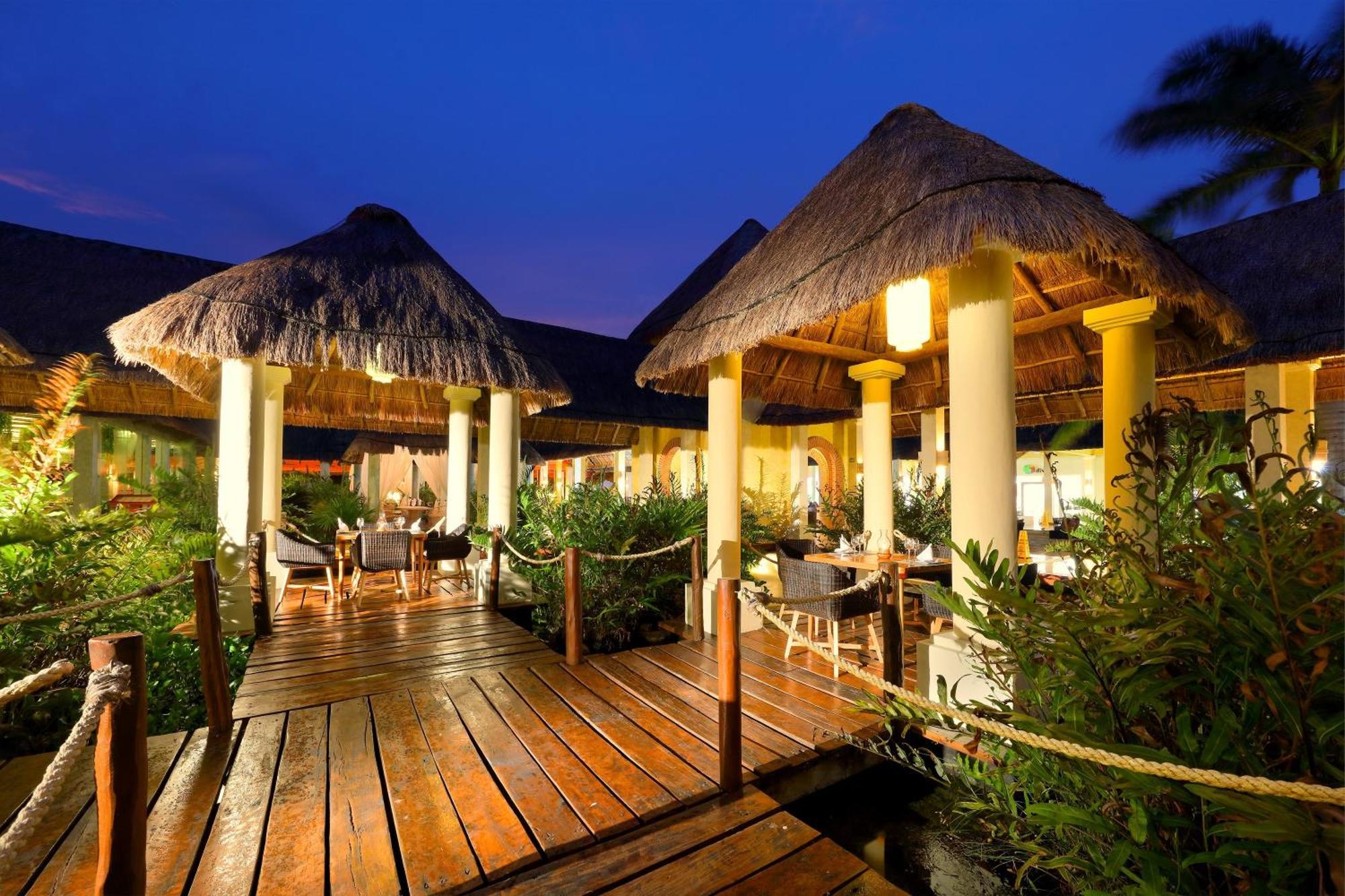 Family Selection At Grand Palladium Kantenah Resort & Spa アクマル エクステリア 写真